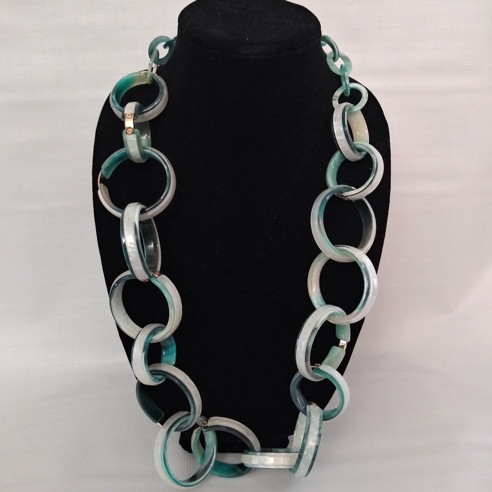 Nwt Opera lenght blue white 18inch necklace